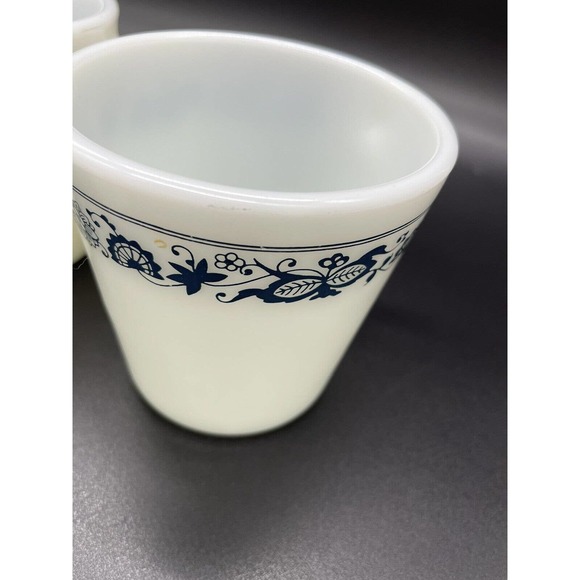 Vintage Pyrex #1410 Coffee Mug, OLD TOWN BLUE ONION Milk Glass Mug Cup D Handle - Picture 3 of 8